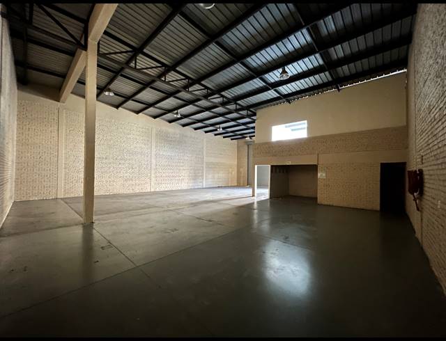 396M² WAREHOUSE TO LET IN POMONA